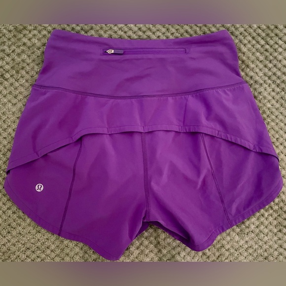 NWOT Lululemon Speed Up shorts - Picture 2 of 4